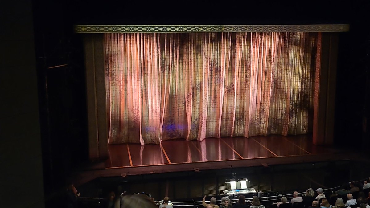 The King and I! Theatre trip on a school night!!! Birthday pressie a day late - rude not to!!!