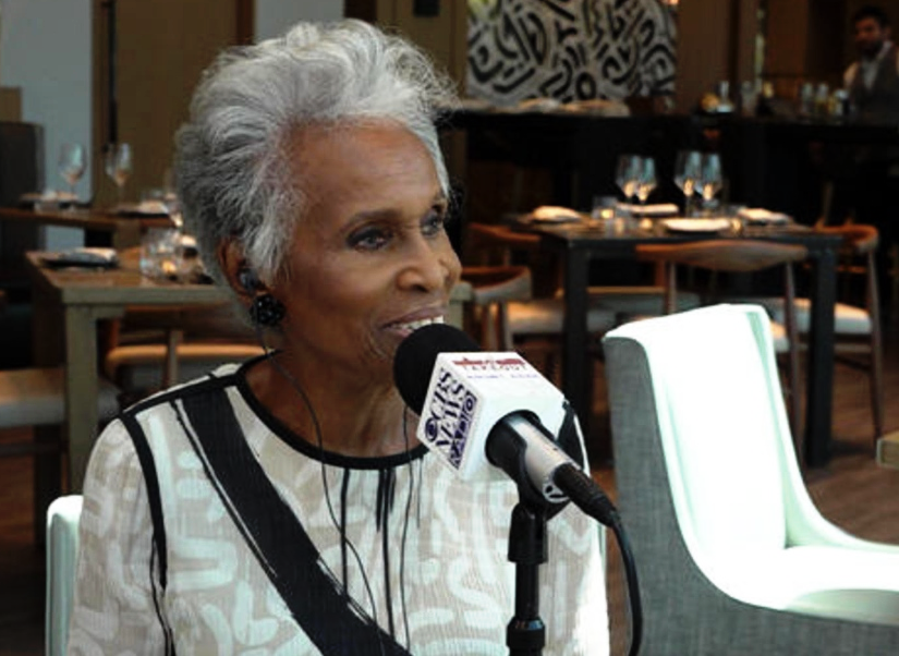 DorothyBGilliam's tweet image. “In 1961, I became the 1st Black woman hired at the @washingtonpost. The racism &amp;amp; prejudice I dealt with would make most QUIT. I persevered. I’m excited to see young journalists push past fear to report news NOW! Action solves problems!” - #TrailblazerbyDBG