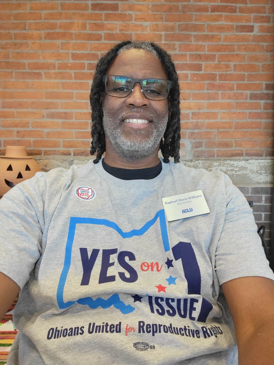 mindsofsteel4's tweet photo. Our vote is our voice! There's still plenty of time to make your voice heard!! In line by 7:30 EDT and your vote counts!! #VoteYesOnIssue1 #VoteYesOnIssue2 https://t.co/lBoj5IcL03