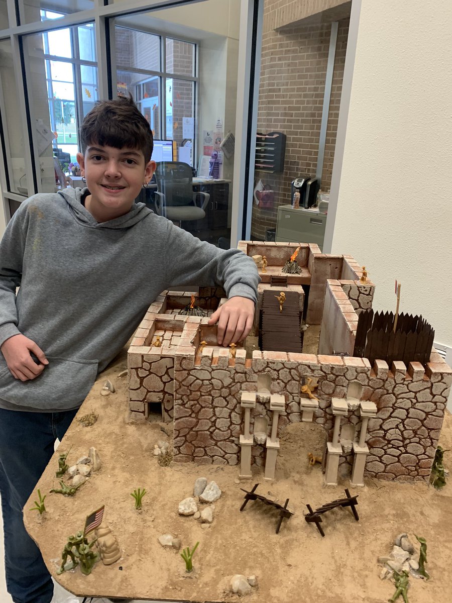 MsFloresUSHist's tweet image. 7th grade Advanced Texas History classes turned in their mission projects last week. They turned out great!