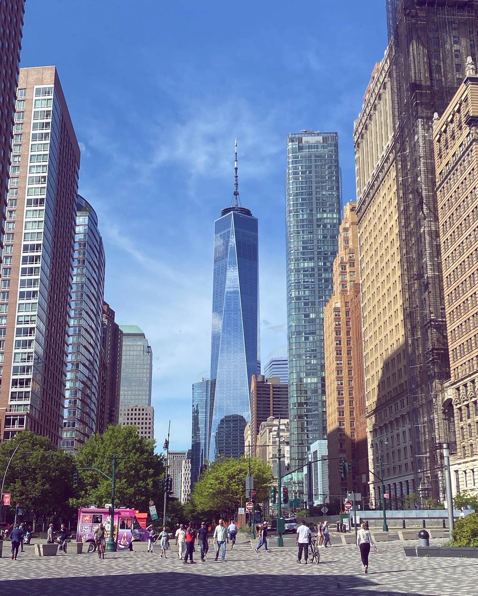 Touching the sky, one story at a time. 🏢 #NYCSkyscrapers

📸 IG @elisefrancesita