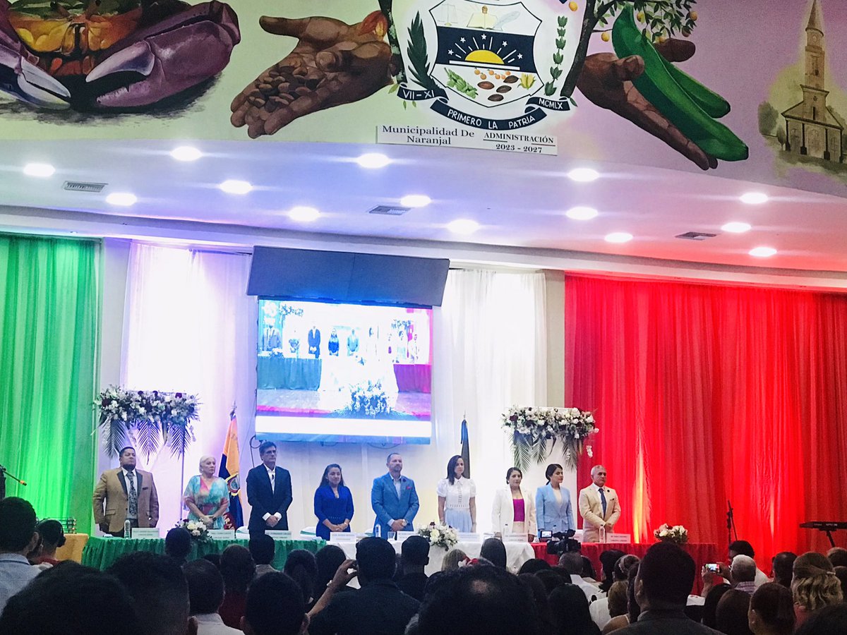 RadioFeTvEc's tweet photo. ATENTOS: Prefecta del #Guayas Marcela Aguiñaga, asiste al acto solemne por los 63 años de cantonización de #Naranjal, ciudad presidida por su alcalde Juan Carlos Rivera. @PrefGuayas @marcelaguinaga https://t.co/lCy4pVyi6o