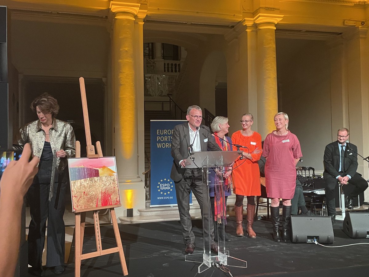 and the winner of the ESPO award 2023 is… ⁦<a href="/northseaport/">North Sea Port</a>⁩ !!!