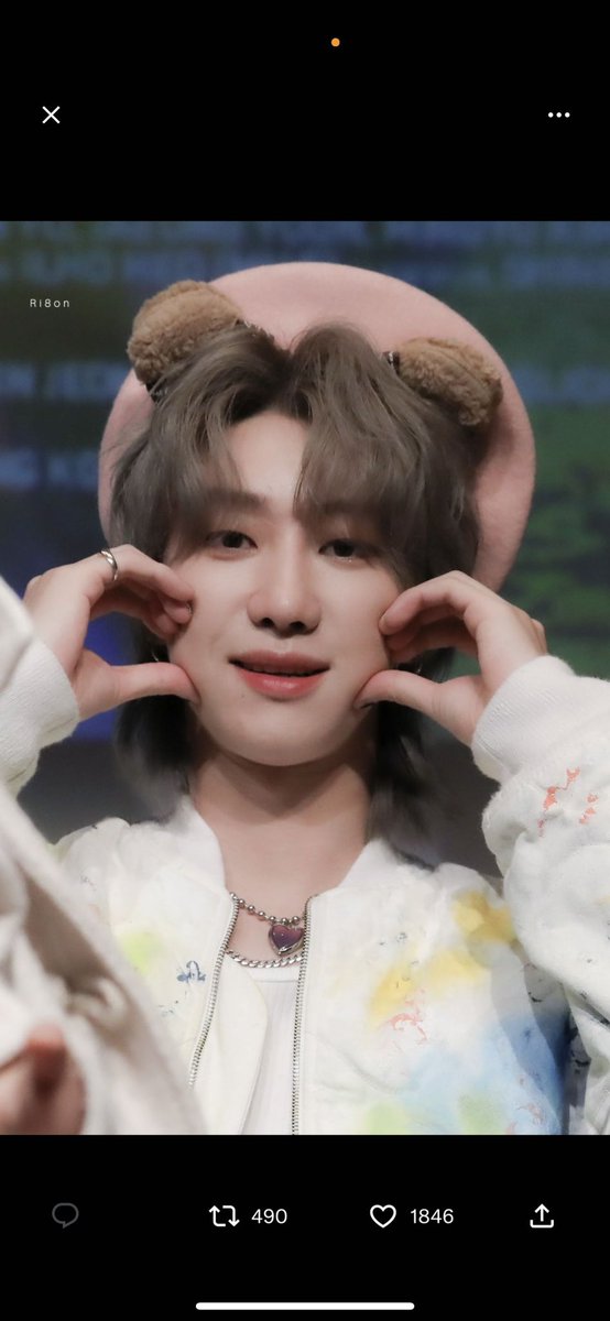 cukyjj's tweet photo. @ri8on_ 실례지만 이 선물은 당신이 그에게 준 것입니까? 구매 증빙이 있습니까?😰😰😰😰😰 https://t.co/Lr3lQI2ozG