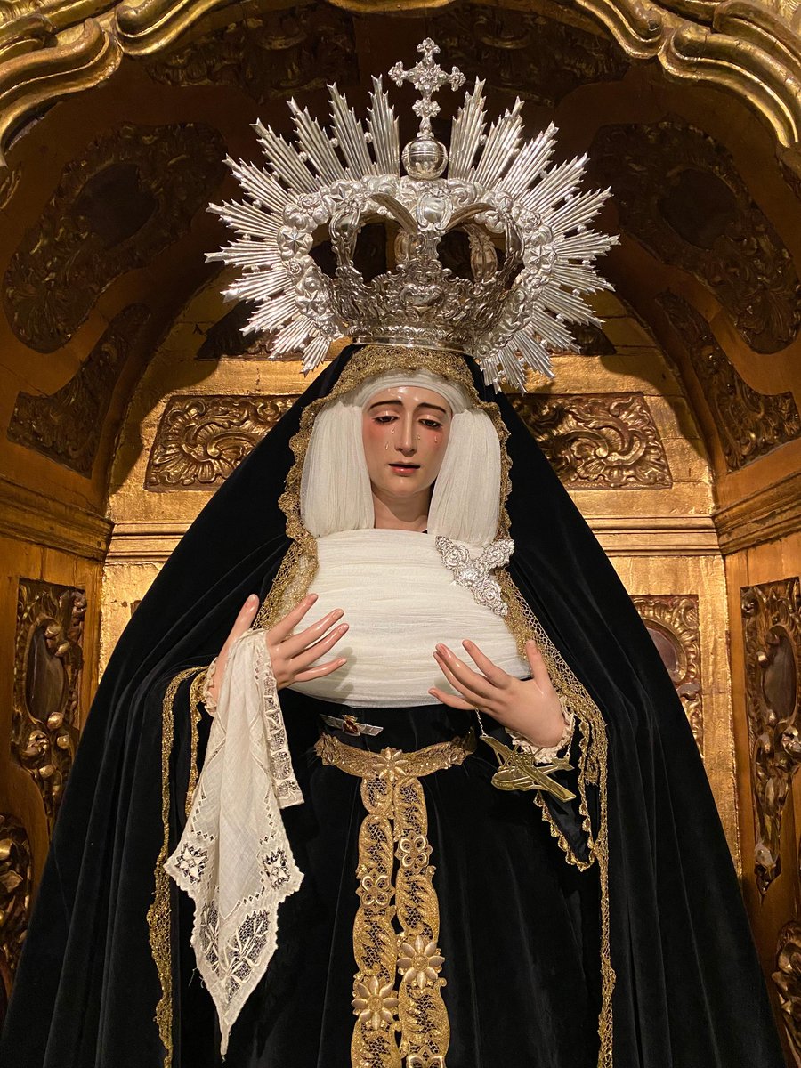 #radiotubecofrade
📍Nuestra Señora de Loreto @hdadtres_caidas ataviada de luto para este mes de noviembre.
📸 Hermandad.
#trescaidassanisidoro
#TDSCofrade #Sevilla