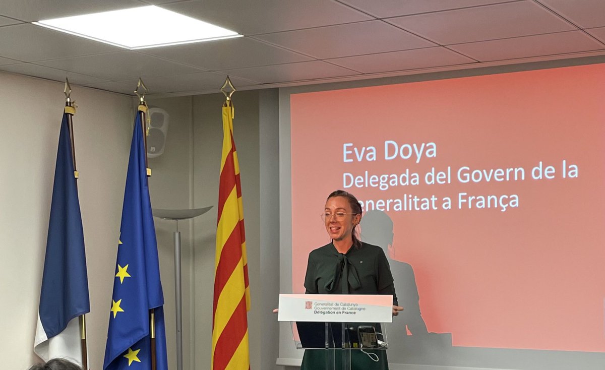 🎓 La delegada, @Eva_Doya, ha acollit aquest vespre a la Delegació del @govern a França l'acte inaugural del Chapter @alumniUPF París, format per graduades i graduats de la @UPFBarcelona residents a París.