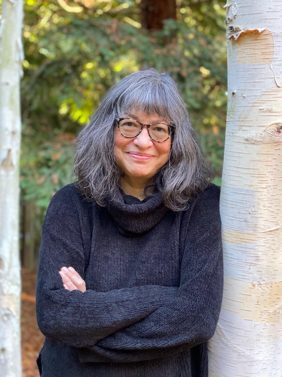 poetswritersinc's tweet photo. “I searched the lobby for an Asian woman but didn’t see one. Was she already here? Was she going to show up as planned? Or had she bailed on me, reenacting the ghosting of two decades ago?” @thesusanito reads from her memoir in our latest #PageOneAudio: https://t.co/EcnxkAOY15 https://t.co/SSpCneaT4v