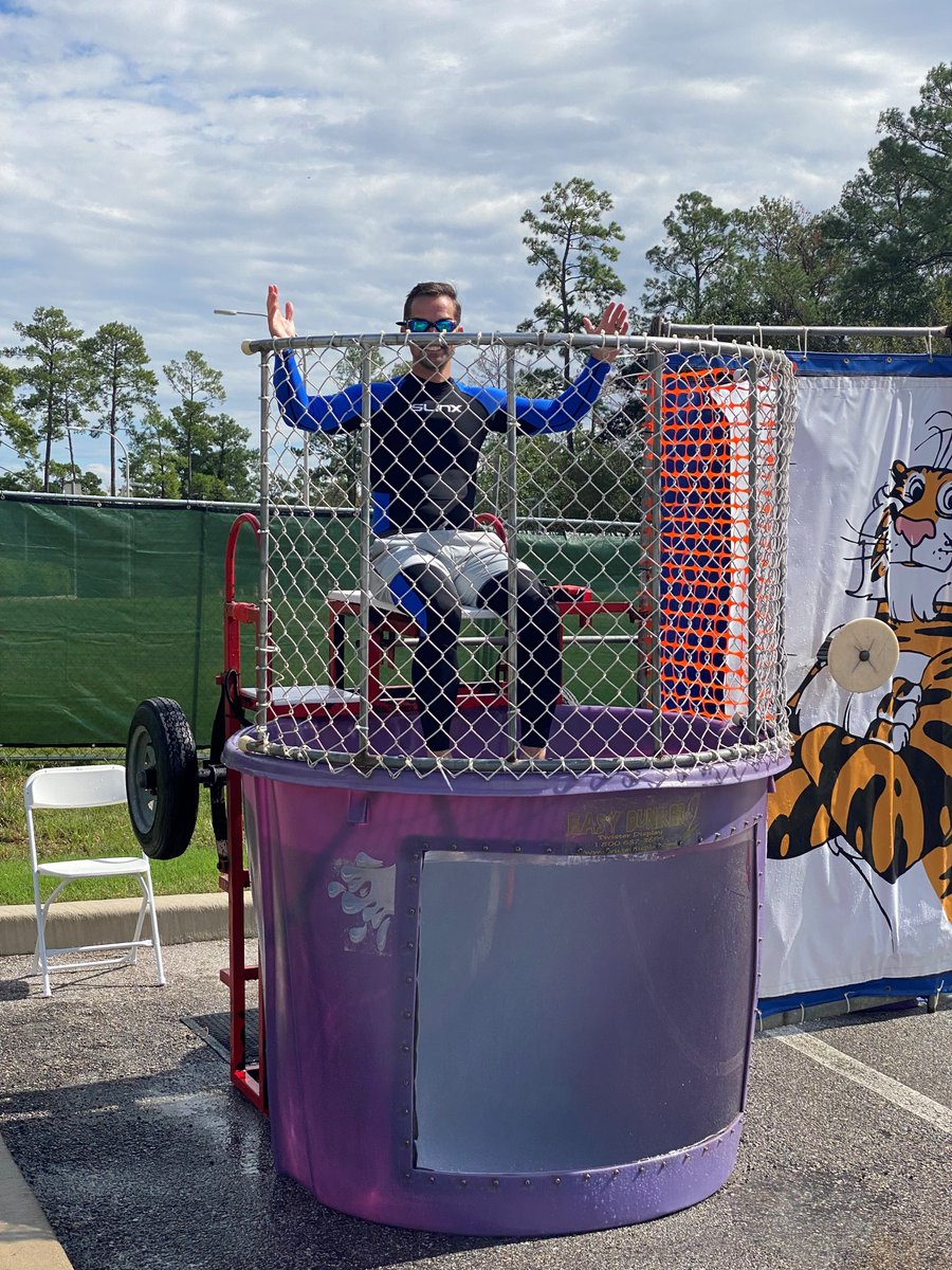 ExxonMobil LNG tweet media