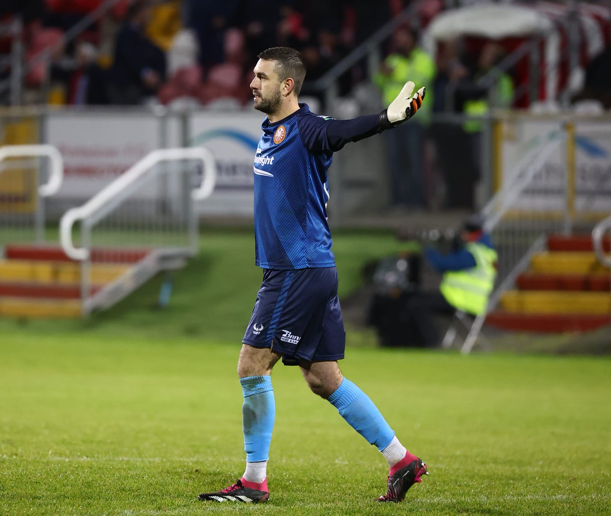 OfficialNIFL's tweet photo. 😍 They have only gone and 𝗗𝗢𝗡𝗘 𝗜𝗧!

@Portadownfc win against @CrusadersFC 🔥

#BetMcLeanCup https://t.co/WxHuuvb4ak
