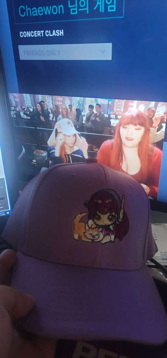 StRe3tWaLkeR's tweet photo. Shoutout to @ChristalRaine for the free cap (same one gifted to #Yunjin) & @Blizzard_Ent for the free @le_sserafim / @PlayOverwatch goodies! Best Blizzcon Ever!
#LESSERAFIM #르세라핌
#Perfect_Night #Overwatch2 #Fearnot #imfearless #BlizzCon2023 #LESSERAFIMxOVERWATCH2 https://t.co/DBDeyJBIOY