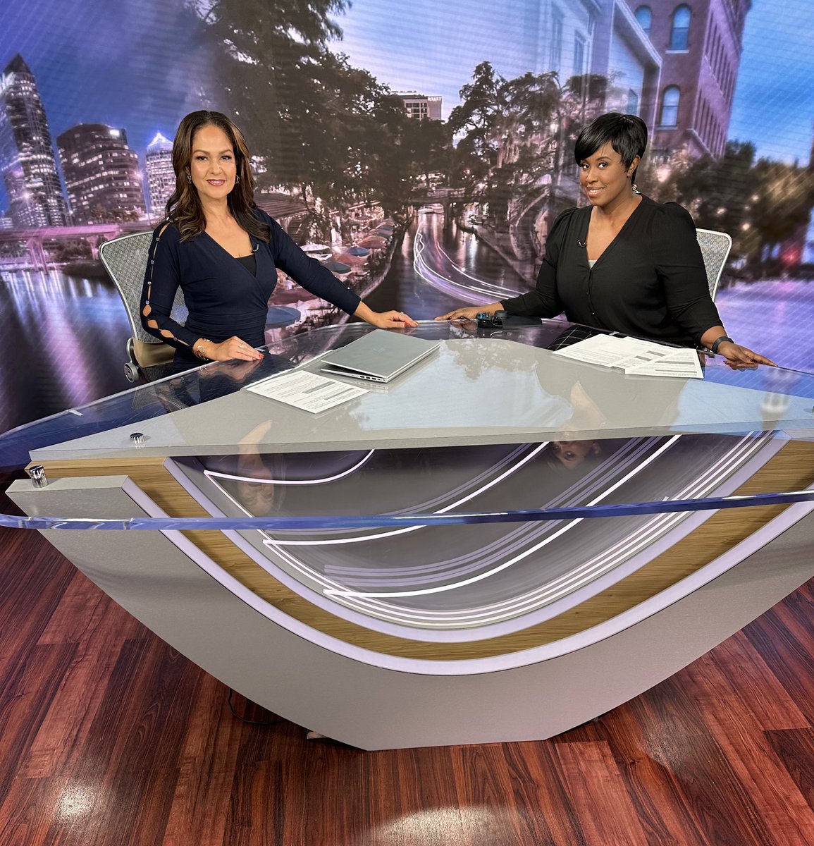 Have you met Spectrum News + newest National Anchor <a href="/lorichung/">Lori Chung</a>?She joined me on set today! You can catch her show weekend mornings on the Spectrum News app &amp; on your local station for National Breaking News. You can still catch me M-F starting at 6pm. #islandgirls #SpectrumNews