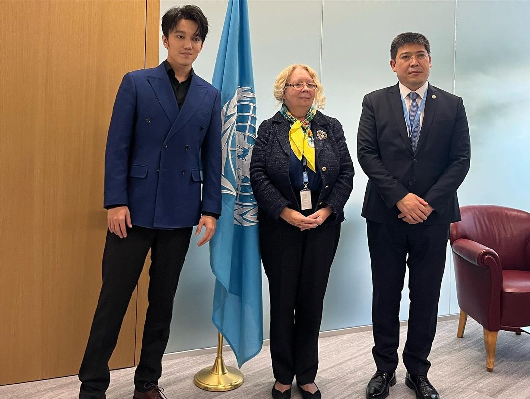 The Kazakh Mission in Geneva was very excited with Dimash's visit and posted about it with pretty much the same caption as Dimash, but with a few extra pictures. Never enough photo's when it comes to #DimashQudaibergen 🥰!

Reposted from @kaz_mission_unog 
instagram.com/p/CzW4jRmL2nu/…