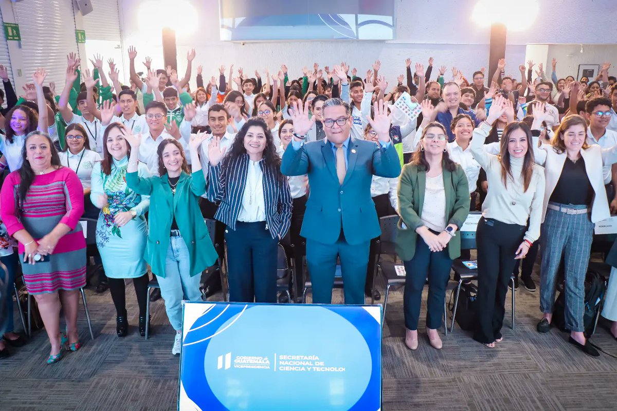 senacytgt's tweet photo. 👉 Jóvenes de #Sacatepéquez, #ElProgreso y #Guatemala fueron reconocidos por sus trabajos de investigación científica relacionados con medio ambiente, seguridad alimentaria y economía naranja a través del #ProgramaOndas que impulsa la Senacyt. https://t.co/8t742LLnds