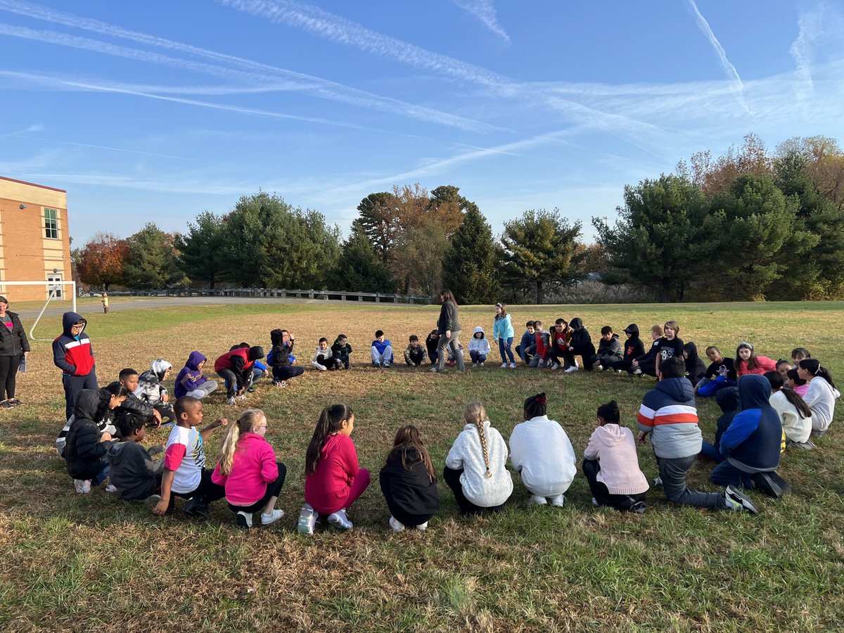GlendaleESAACPS's tweet photo. Duck 🦆, duck 🦆, goose🪿! Students with 95% attendance or higher for the month of October got to play a giant game of duck, duck, goose and enjoy some outside time! 🌞 #AacpsAwesome #BelongGrowSucceed #AACPSfamily https://t.co/OnhSvxjf7Q