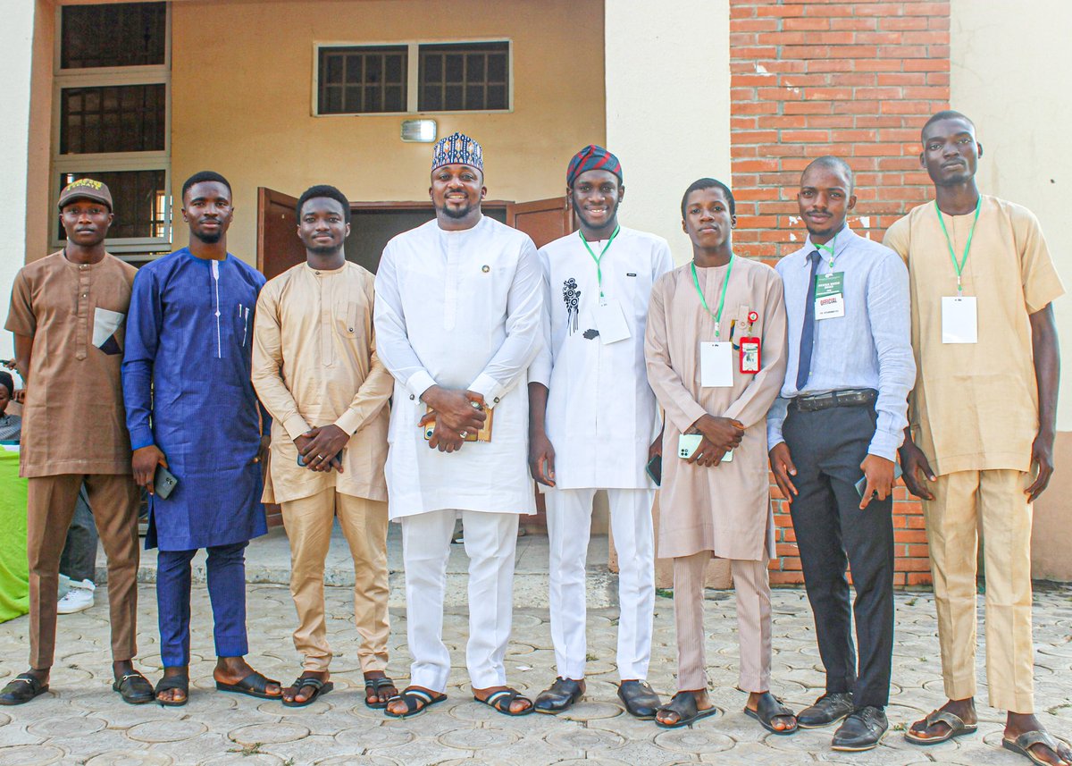 iamAbdulrauf7's tweet image. 🌟 Yesterday&apos;s INNOVISION: Engineering Careers Unveiled was a smashing success! As Asst. General Secretary, I organized this event to inspire and show that students can achieve greatness. Engineering&apos;s future is bright! 💡💪 #INNOVISION2023 #StudentLeadership #EngineeringFuture