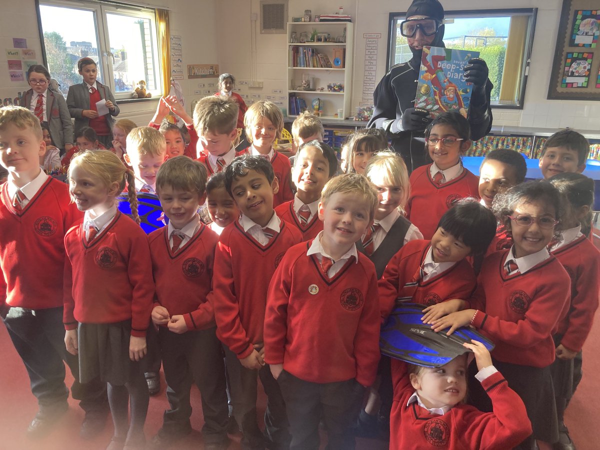 NULS_PrePrep's tweet photo. Making a splash in Year 1 @NULSchoolUK as part of our ConnectED Curriculum, a visit from Dougal the Deep Sea Diver sent waves of excitement through @NULS_Prep today 🤿🐠#SimonBartram #WeThrive https://t.co/0CHSpiFhii