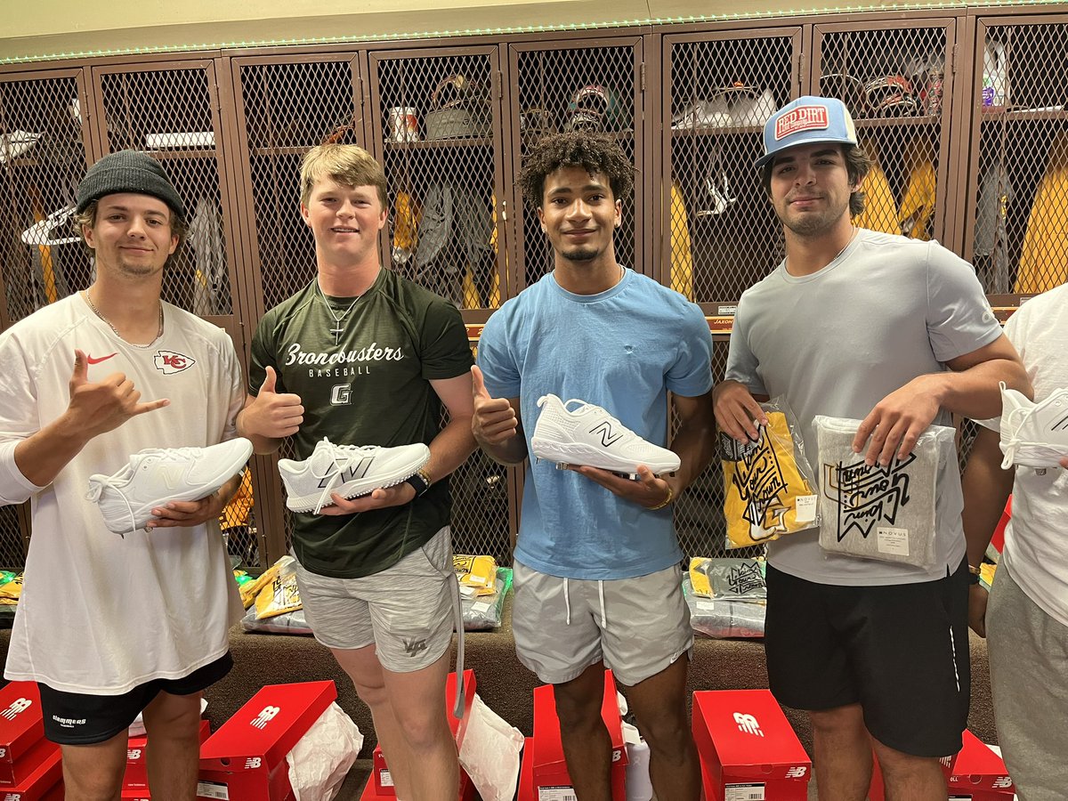 Garden City CC Baseball (@gcccbaseball) on Twitter photo The drip is in the details 🥶 
Huge thanks to <a href="/newbalance/">New Balance</a> and <a href="/novusclothingco/">NOVUS</a> for getting the guys lined up in some fantastic gear this season! 
#RoadWarriors #bUSters The drip is in the details 🥶 
Huge thanks to <a href="/newbalance/">New Balance</a> and <a href="/novusclothingco/">NOVUS</a> for getting the guys lined up in some fantastic gear this season! 
#RoadWarriors #bUSters