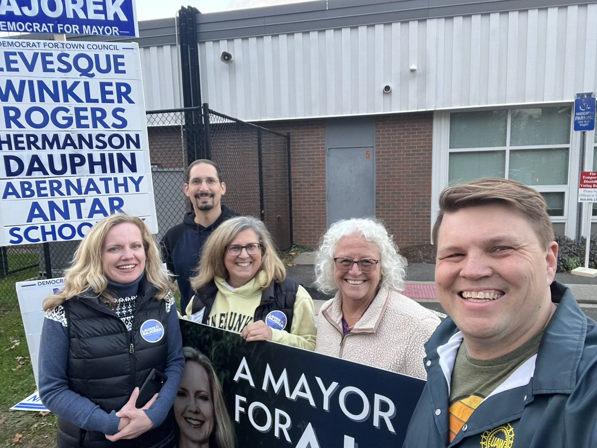 DemocratsVernon's tweet photo. It’s Election Day in Vernon. Get out there and make your voice heard! https://t.co/s5VIyXDRLK