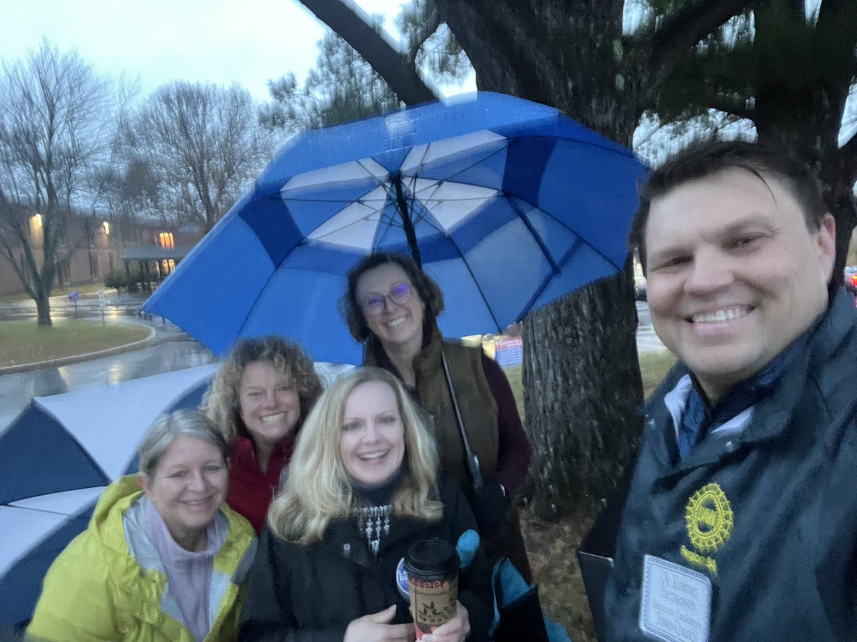 DemocratsVernon's tweet photo. It’s Election Day in Vernon. Get out there and make your voice heard! https://t.co/s5VIyXDRLK