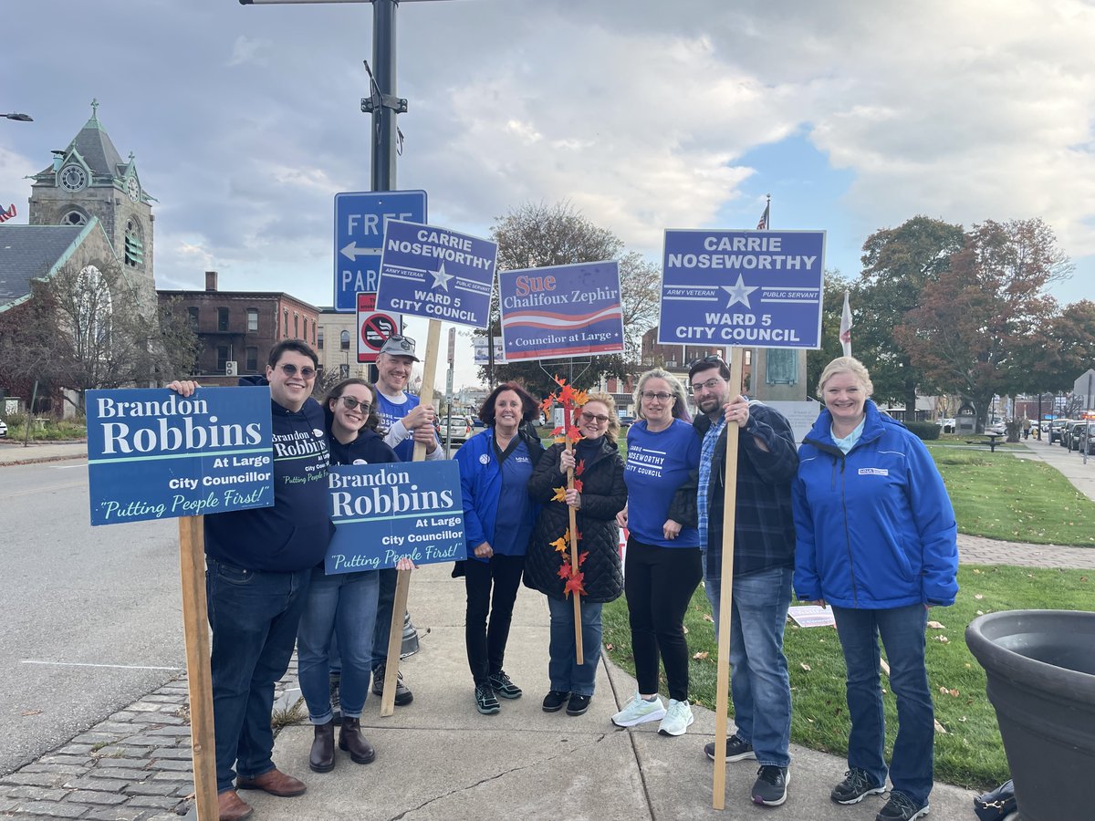 MassNurses's tweet image. So many great candidates on the ballot in Leominster today! #mapoli