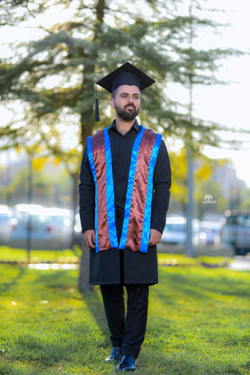maherkummo99's tweet photo. "Graduation day🎓

Thanks God for everything, Thanks Mom,Dad and Family for everything,  without your support I might not be a person I am today

It’s just the beginning🎓♾️

University of Duhok -College of Education Akre Department of English Language
#Graduationday 6/11/2023 https://t.co/LfgTZAjHJk
