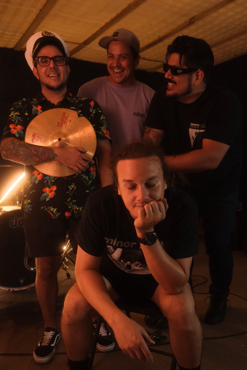 Acaba1Dia's tweet photo. Falta cada vez más poco para la fiestita! 
🍺🍃⚡️Los esperamos este sábado 25 de NOV en Guayaquil / Sports Garden 7pm! Junto a @Diez80 @GxOxE @CallejonZaruma y @69_segundos  
📸: @christianieto https://t.co/YU8CNu18lL