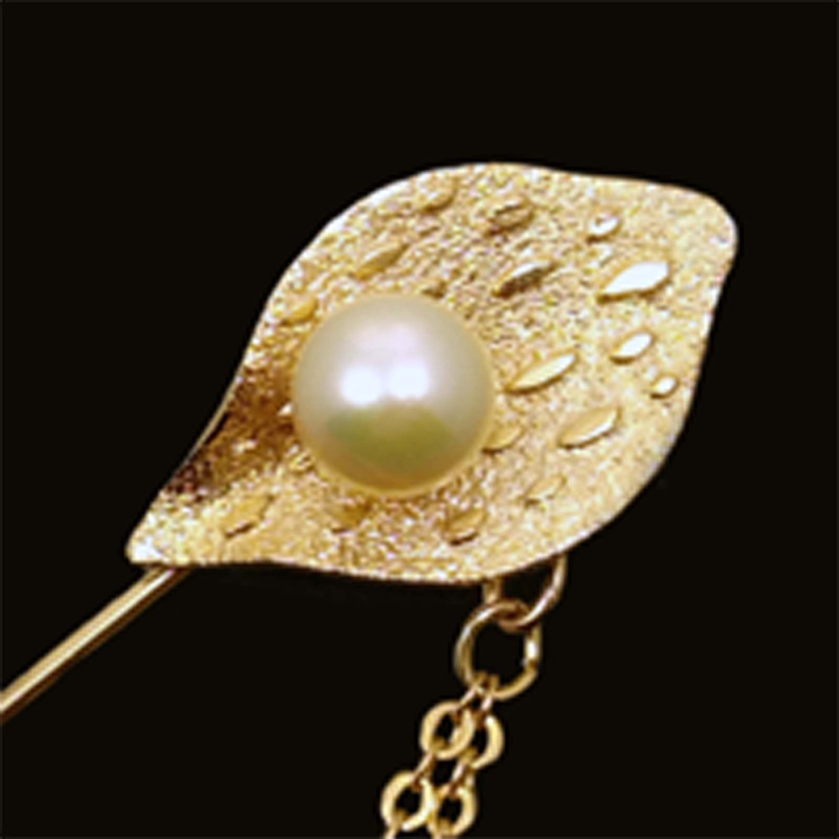 SoChicFinds's tweet image. sochicfinds.com/products/6-5mm…
Akoya Pearl Stick Pin with Chain, Vintage Gold Plated Vintage Jewelry #AkoyaPearl #StickPin ,  #VintageJewelry #PearlPin