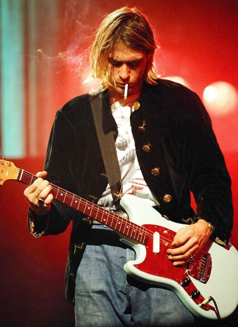 In Kurt's Utero (@vintagecobain) on Twitter photo 