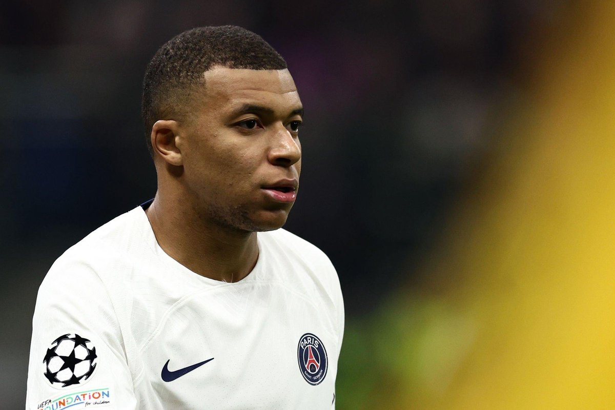 lnstantFoot's tweet photo. Votre avis sur la prestation de Kylian Mbappé ce soir ? https://t.co/FDnNBJnxg4