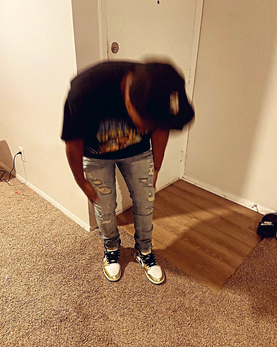 tooflydnicee's tweet photo. Tryna Kome Up With A Plan I Ain’t Throwed Off As I Seem https://t.co/HW4uzqUyYD
