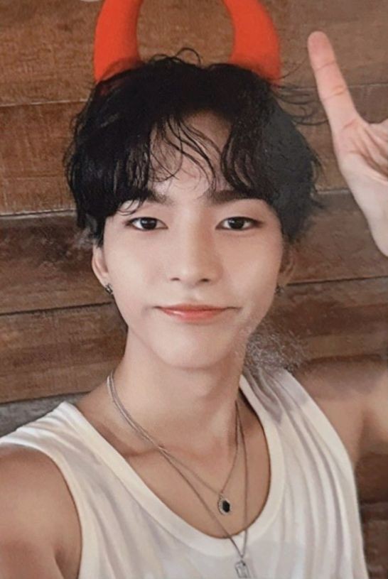 - Busco mutuals ! ⌯ #kpoptwt 

✓ staneo a skz, xdinary heroes.

✓support: Enhypen,Twice,Nmixx

✓más o menos interactuo soy media tímida 

      rt o comentario = mutuals 🤭