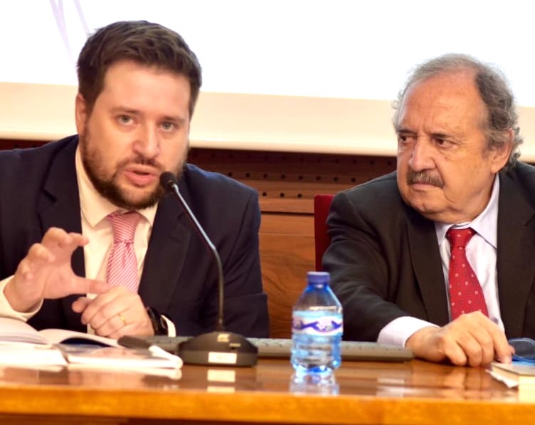 CARIconsejo's tweet photo. 🎙️WESTFALIA podcast 🎙️Gibraltar y Malvinas, similitudes y diferencias. 📻El especialista en Derecho Internacional, Facundo Rodríguez comparte su experiencia en analizar ambos reclamos soberanos durante una serie de conferencias en España. 🎧y suscribite en https://t.co/vhuNLWOqDk
 @FacundoDRod @RICALFONSIN @frandesanti