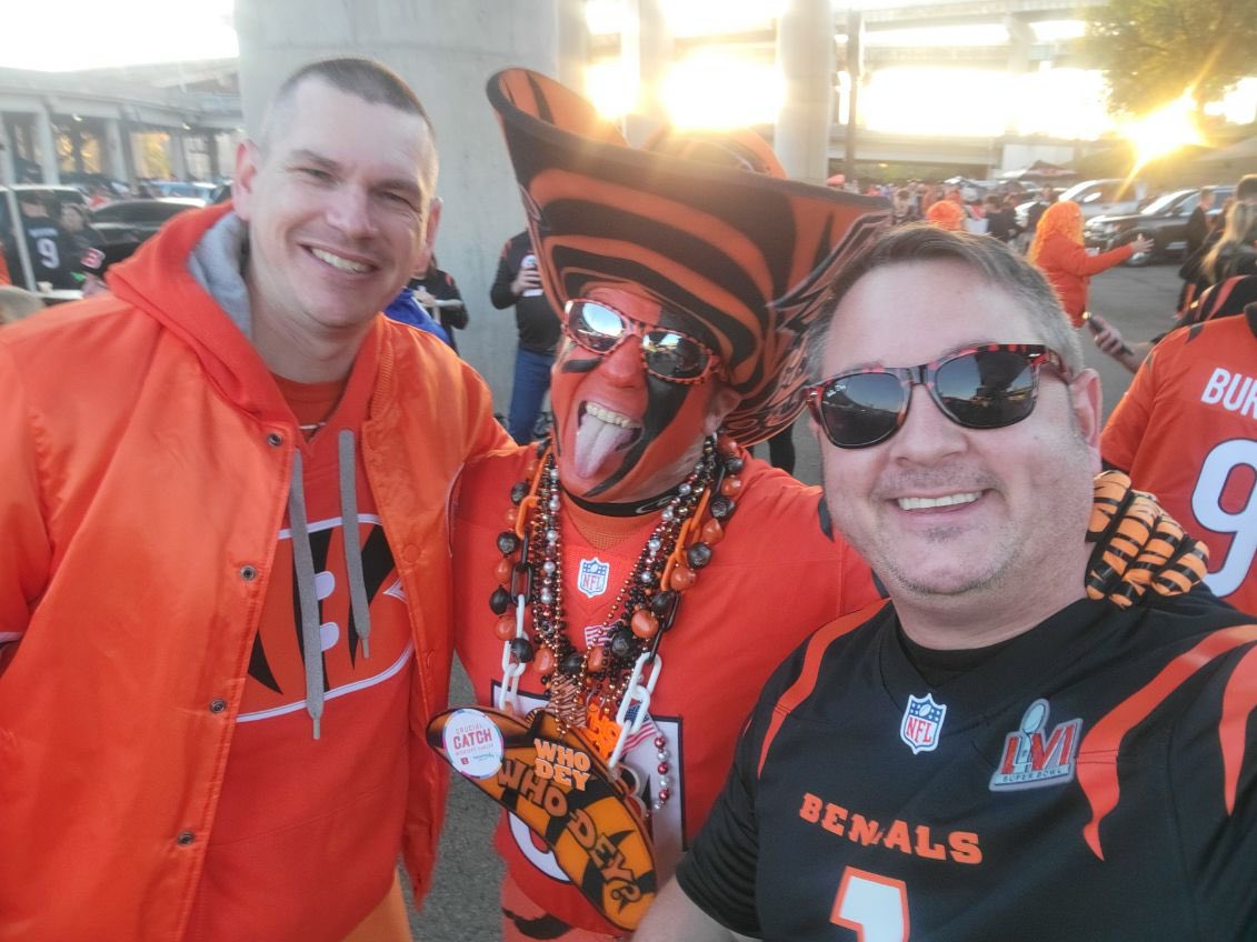 TomHarnisch's tweet image. Had a blast this past weekend. Can’t wait to do it again this coming weekend #WhoDey @Robert_Banker @TheTimRogers @ThatBengalsGuy @Eversole_23 @TheRealMathryn @whodeybaby