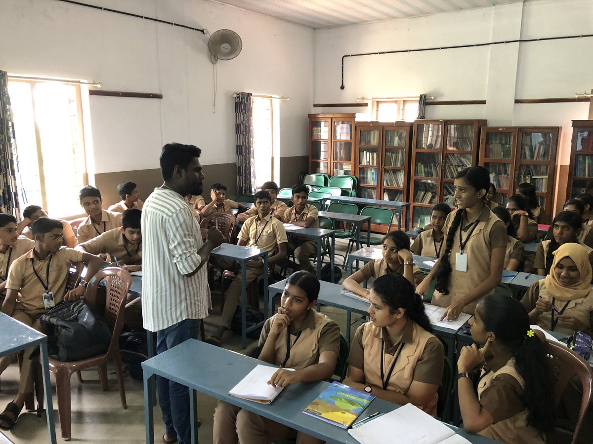 therealajin's tweet photo. For me, the most happiest thing is to share the knowledge and experience with budding young energetic kids, our future. 

After 10 months, I’m back to the students groups. ❤️

#scienceexcursion #sciencehangout #ajce #akjm #kanjirappally #kerala #innovation #technology #startup https://t.co/V4Vdqm1jR8