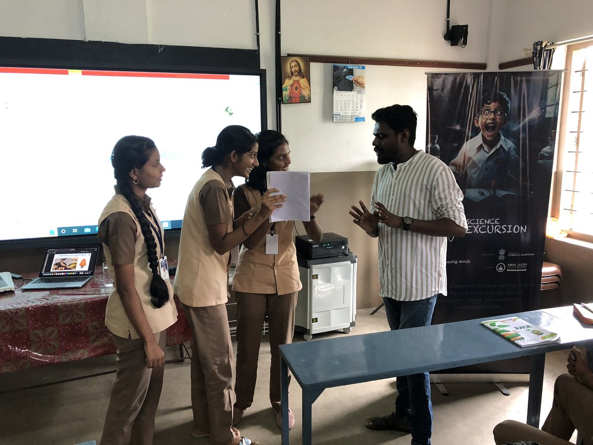 therealajin's tweet photo. For me, the most happiest thing is to share the knowledge and experience with budding young energetic kids, our future. 

After 10 months, I’m back to the students groups. ❤️

#scienceexcursion #sciencehangout #ajce #akjm #kanjirappally #kerala #innovation #technology #startup https://t.co/V4Vdqm1jR8