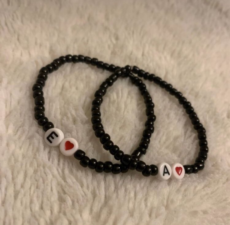 “no tengo dinero para darte regalos caros” regalos caros??????