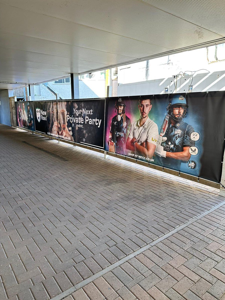 UniversalBanner's tweet image. Transform any fence into a high impact billboard with our custom printed PVC Banners! Order online at: universalbanners.co.uk                                #bannerprinting #events #custombanners #christmasevent #getnoticed