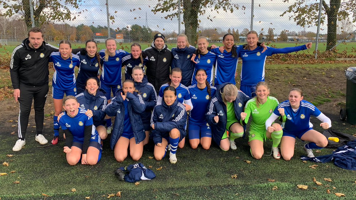 ViktorDuvald's tweet image. Då var två fantastiska säsonger som distriktsförbundskapten för flickor 07 i Göteborg avslutade. 
Har varit grymt kul att se alla spelare ta kliv i sin utveckling. Några har nått landslag, andra är på god väg. Kör hårt framöver! #Sweyouth #F07