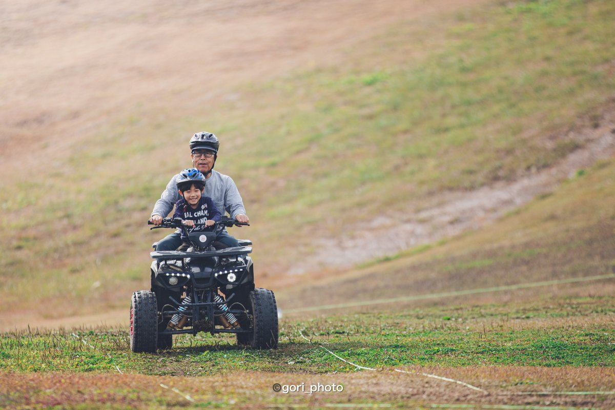 びわこ箱館山でバギーアドベンチャー🏍️
大晴ちゃんのいい表情が撮れた🥰

#キヤノン党でほめあいたい
#びわこ箱館山
#バギーアドベンチャー
#buggyadventure
 #ジィジと大晴