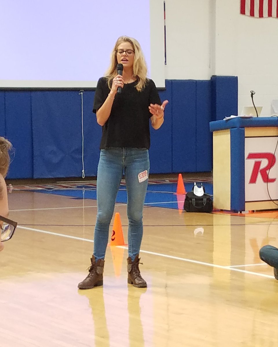 New….  Why <a href="/thesportsGab/">Gabriella Kreuz</a> is so passionate about her non profit <a href="/lovedoesntshove/">Love Doesn't Shove</a> aimed at curbing violence. Surviving a nightmare , abuse filled ,toxic relationship.  
🍎 itunes.apple.com/us/podcast/tel…

open.spotify.com/show/7KPN95KRG… #TelichTalks