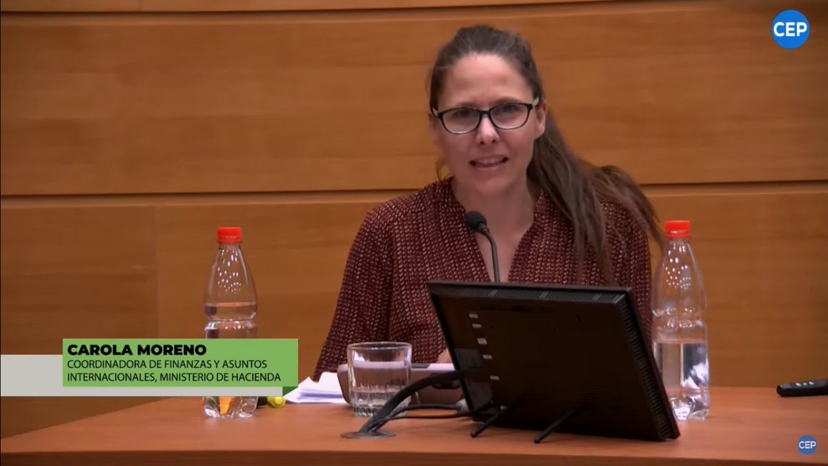 Carola Moreno, <a href="/Min_Hacienda/">Ministerio de Hacienda</a>: "El hecho de tener una taxonomía medioambientalmente sostenible, permite orientar los recursos financieros a los destinos que apoyan el enverdecimiento de la economía".

📺 Sigue la transmisión: youtube.com/live/4lCVa36pK…