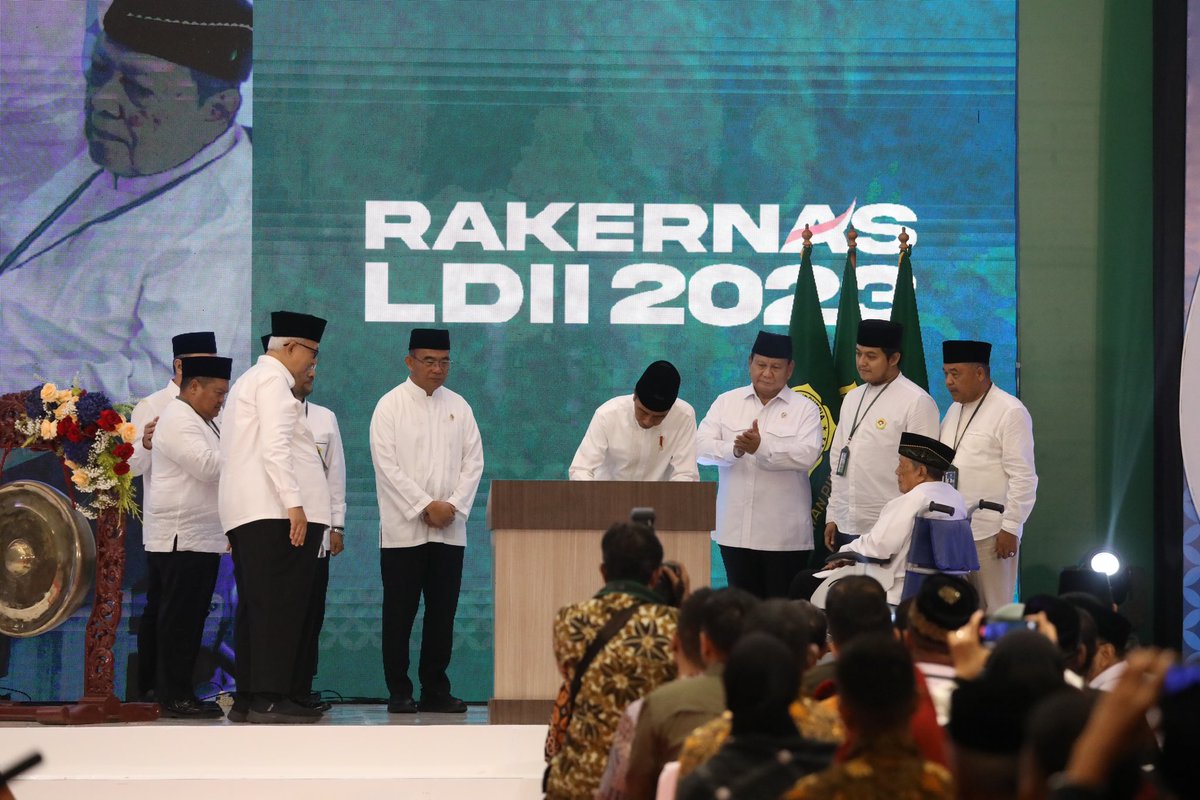 Turut menghadiri acara, Menko PMK, Mendag, Panglima TNI, Kapolri dan Ketua Umum @ldii_news .