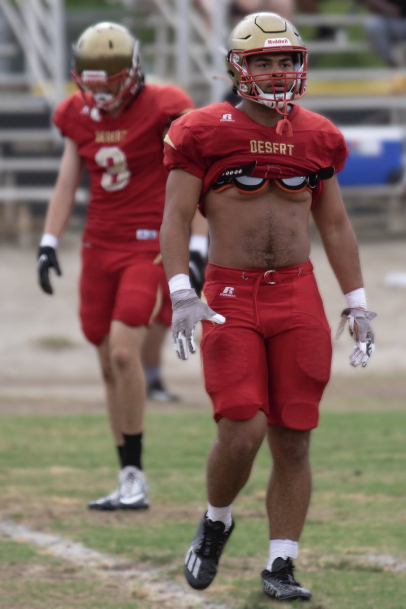 My cumulative Juco tape. Updated every week but try to keep it around 4 minutes.

hudl.com/v/2MCLeC

6’
220
ILB/OLB

Coachable and adapts quick✍🏽
Hard hitter‼️
Downhill✅
Sideline to sideline✅
Can rush the passer↪️
Hard worker💪🏽
3.3 gpa
29ACT