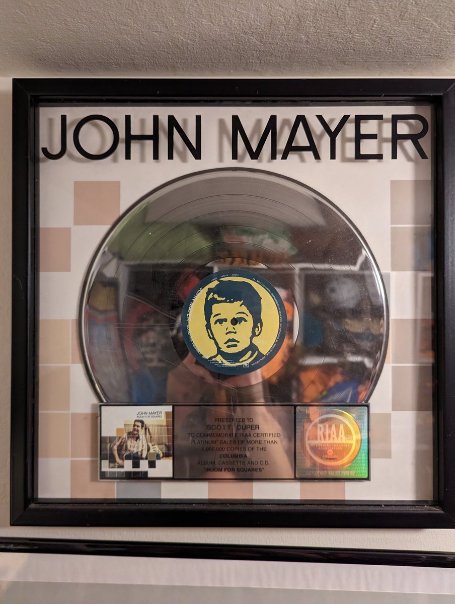 eSeFdude's tweet photo. @scottycrowe Hi, not sure if you are still John's tour manager, but if so, can you let him know a former Sony College Rep will be in attendance tonight? I met JM at an in-store in 2002 and changed his guitar strings. Just a shot in the dark, thx, Scott https://t.co/N1ypkv0gWd