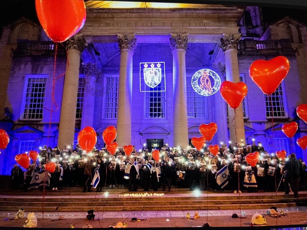 Led by a group of Israelis, the Leeds Jewish community held a beautiful visual installation to show solidarity for the release of all the hostages held in Gaza to mark a month since the atrocities and kidnapping took place. 
#BringThemHomeNow