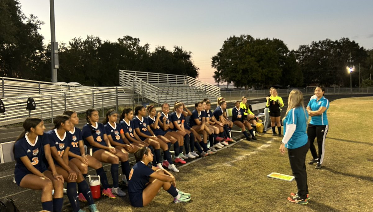 UnityFCsoccer's tweet image. And so it begins…all the best to Tohopekaliga Girls Soccer @TKHS_Athletics opening up @FHSAA play tonight. Our Lioness @spuds26 has them ready #UnityFamily #UnityNation #SoccerLife @CoraymaTorres3