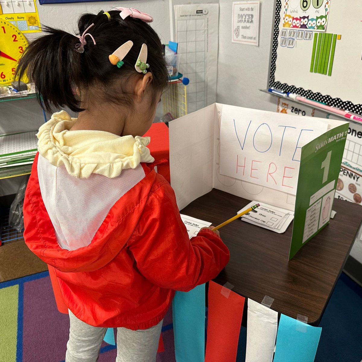 BASISChPrimaryN's tweet photo. Students got a taste of democracy by having their very own Election Day—except, instead of politicians, they were voting for their favorite cookies! 🍪✨ The winning cookie didn't just claim victory; it also became a delicious treat for all the voters! https://t.co/Q6iL57RRYf