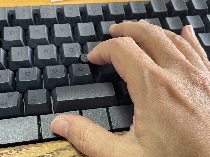 kaden_watch's tweet image. こだわりキーボードHHKB Studioは腱鞘炎対策にも効果あり?【老師オグチの家電カンフー】 kaden.watch.impress.co.jp/docs/column/ka… #PFU #HHKB #HHKBStudio