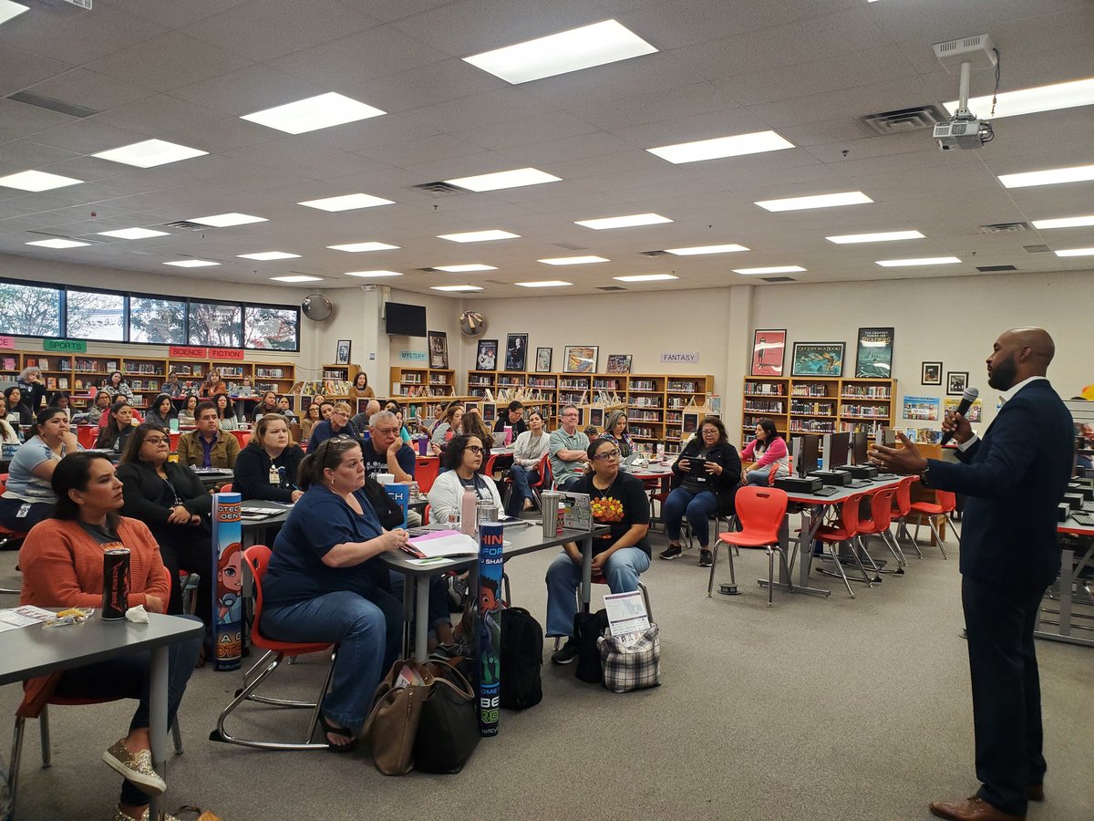 Having the K-5 STEM Teachers in one place always means it's a great day! Thank you to Marcel Johnson from @PortSanAntonio for showing us possibilities in our students' futures! And thank you to @NISDZachry & @NISDZachryCyber for hosting & to Mr. Patty & Mrs. Dever for the tours!