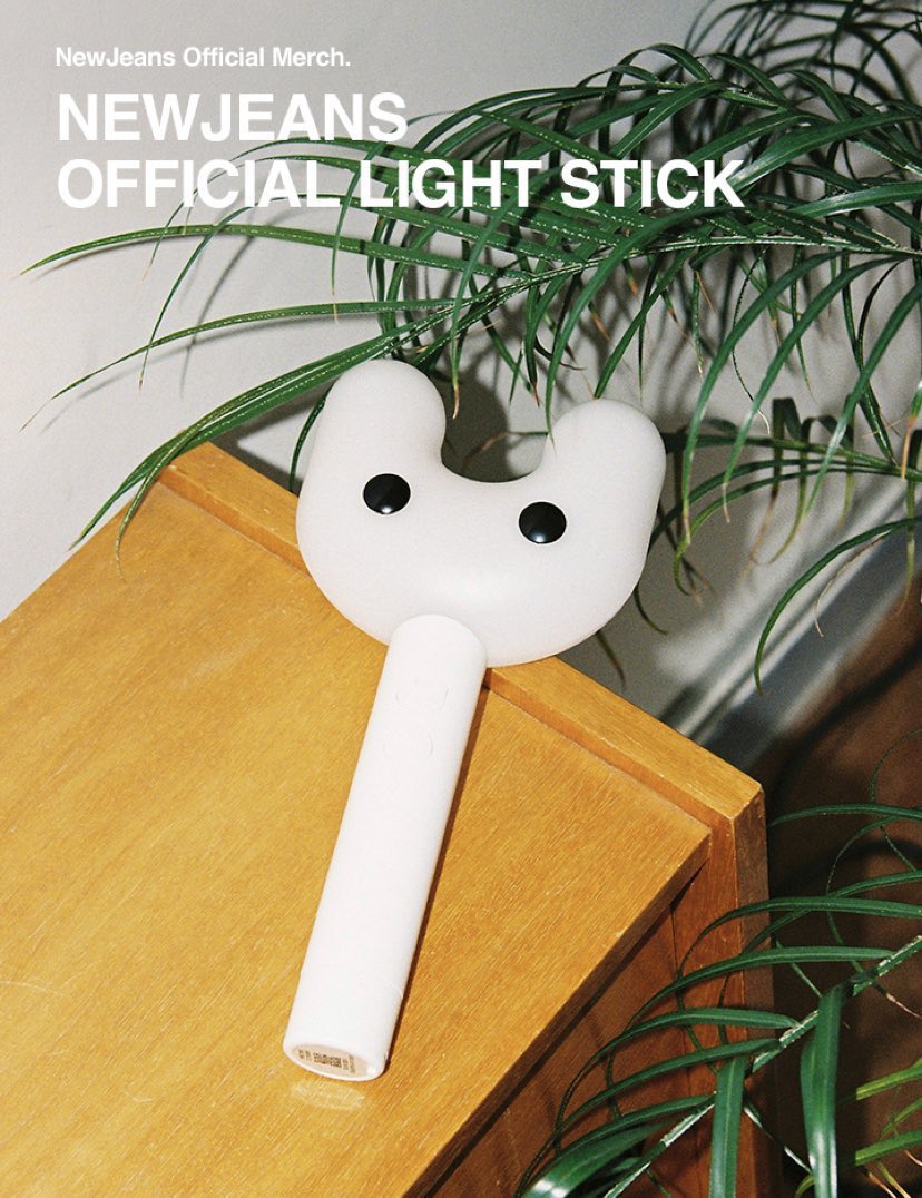 PurpleMazePH's tweet photo. wts | lfb | ph 🇵🇭

newjeans official lightstick - binky bong✨
💸 2500php + lsf 

~ 2 slots available onhand
~ unclaimed from bogus buyers 
~ payo 

reply mine or dm us to order 

#purplemazeph_sells 

🔖 newjeans hanni haerin minji hyein danielle https://t.co/jBOHAZsAik